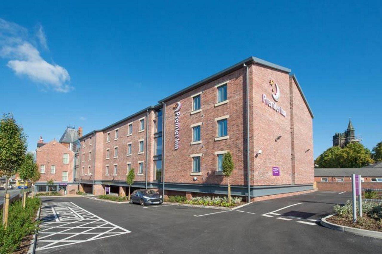 Premier Inn Leek Town Centre Exterior photo
