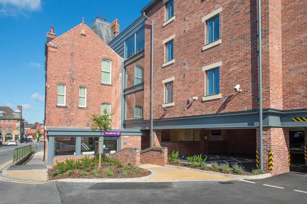Premier Inn Leek Town Centre Exterior photo